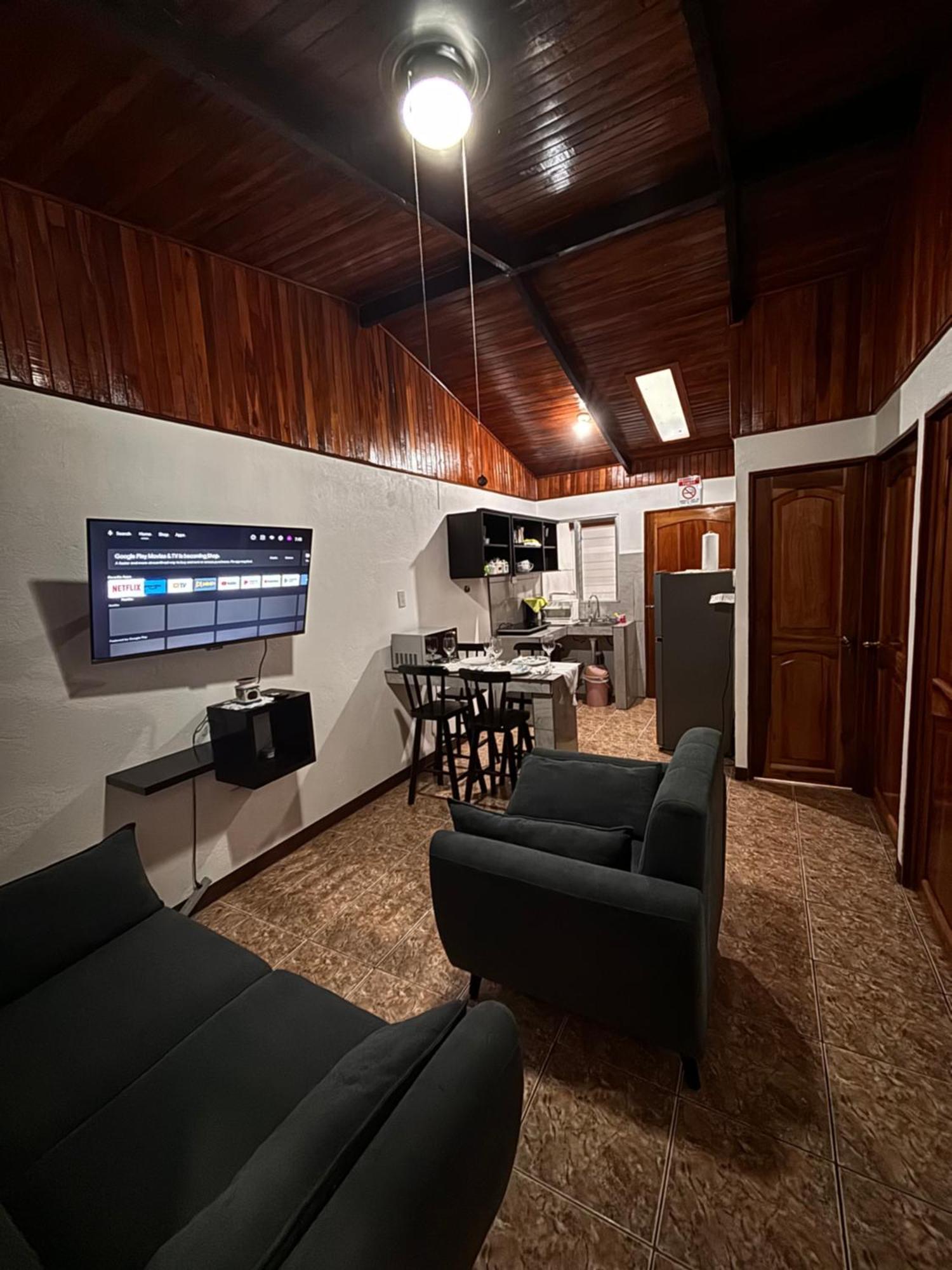 Apartamentos Maily La Fortuna Екстер'єр фото